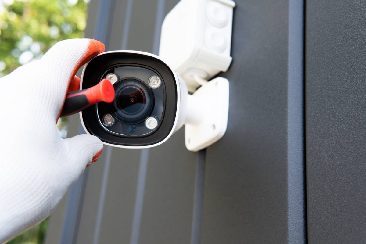 Où placer une caméra de surveillance sans angles morts ?