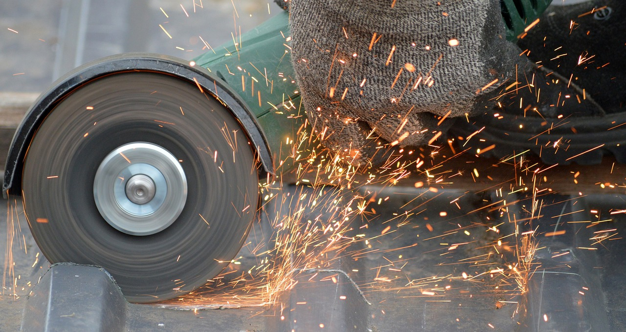 Comment couper du plexiglas ? Voici nos astuces !