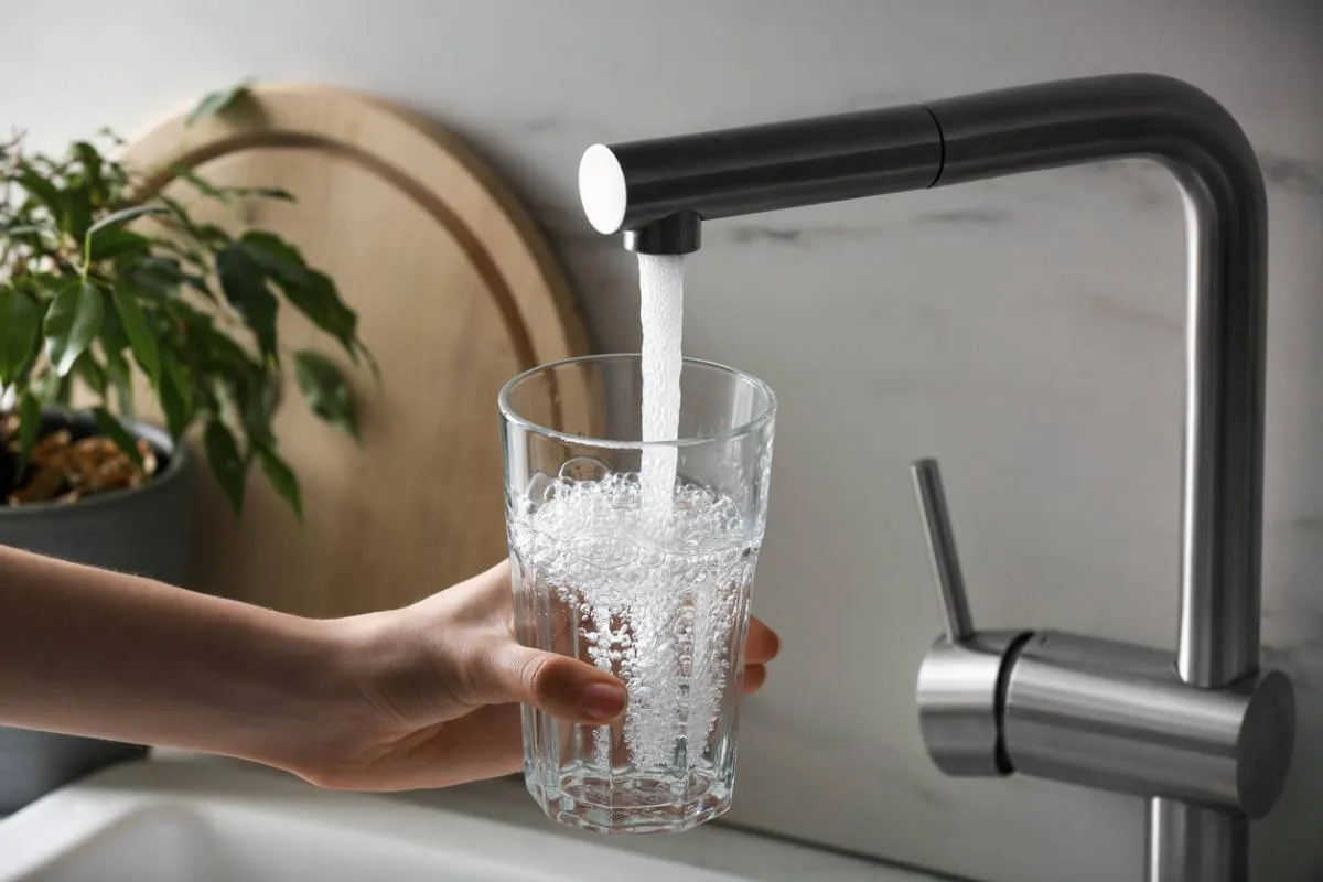 Eau du robinet : quelles sont les réelles conséquences d’une eau calcaire ?