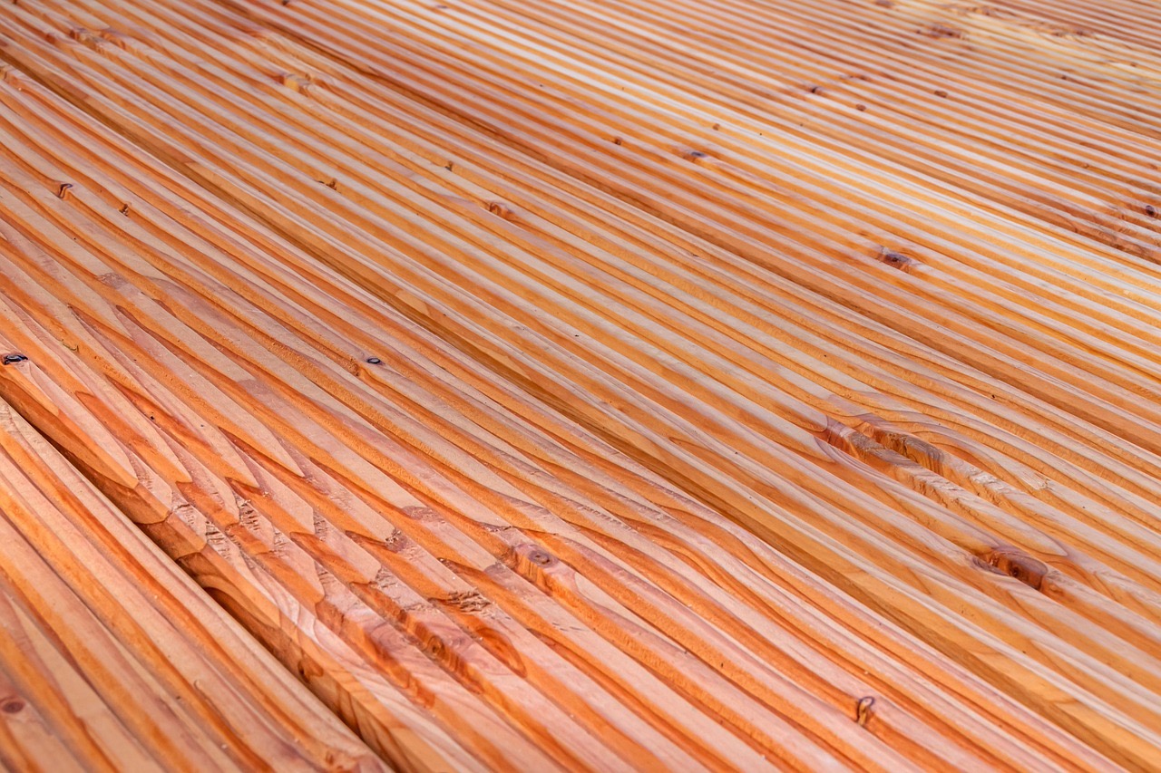 pourquoi vous devriez nettoyer votre terrasse en bois