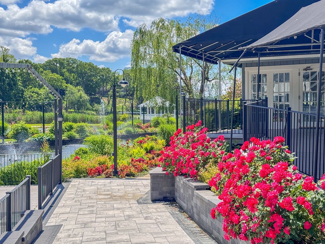 Comment désherber son jardin facilement et sans effort ?