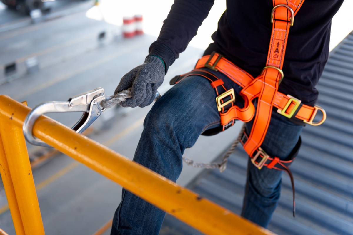 Les équipements essentiels pour travailler en hauteur en toute sécurité