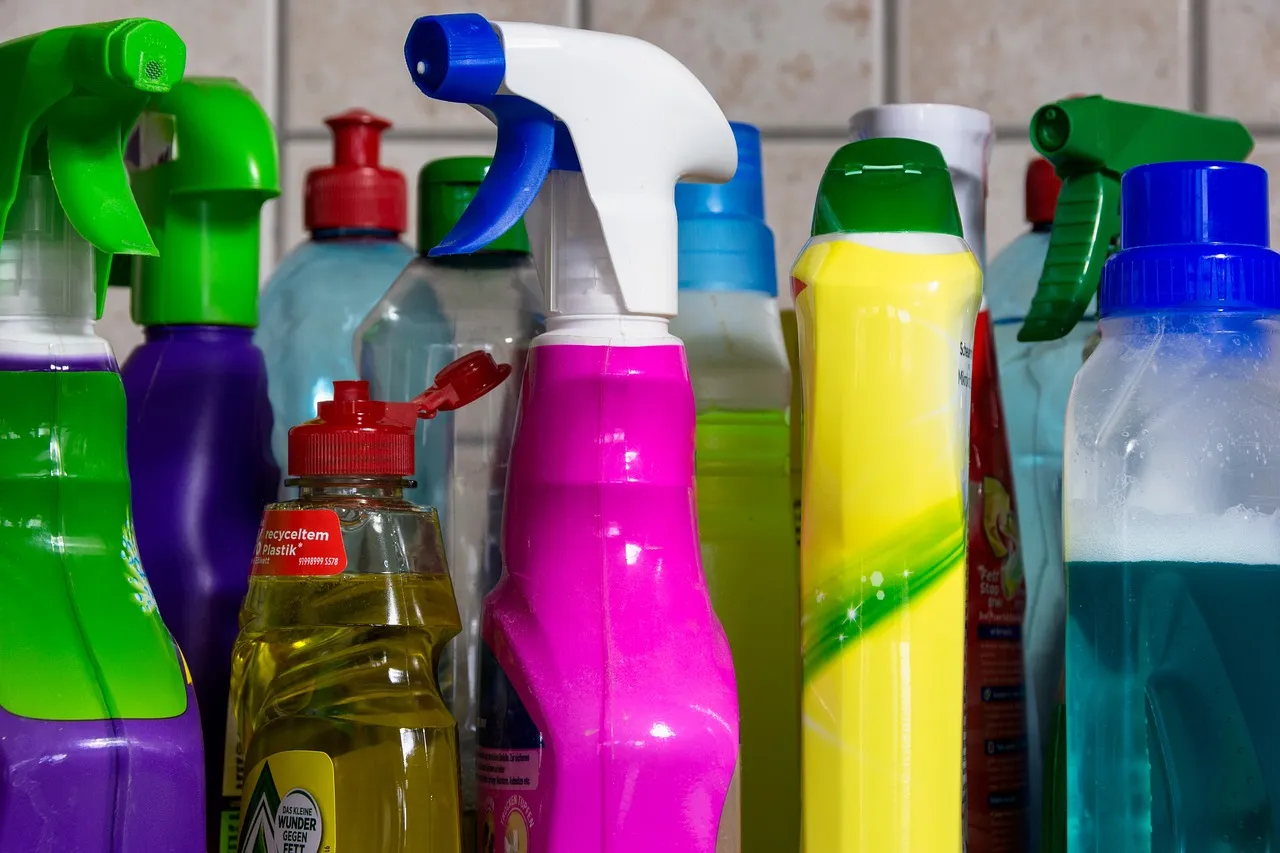 Rendre brillant son carrelage : nos méthodes efficaces et naturelles