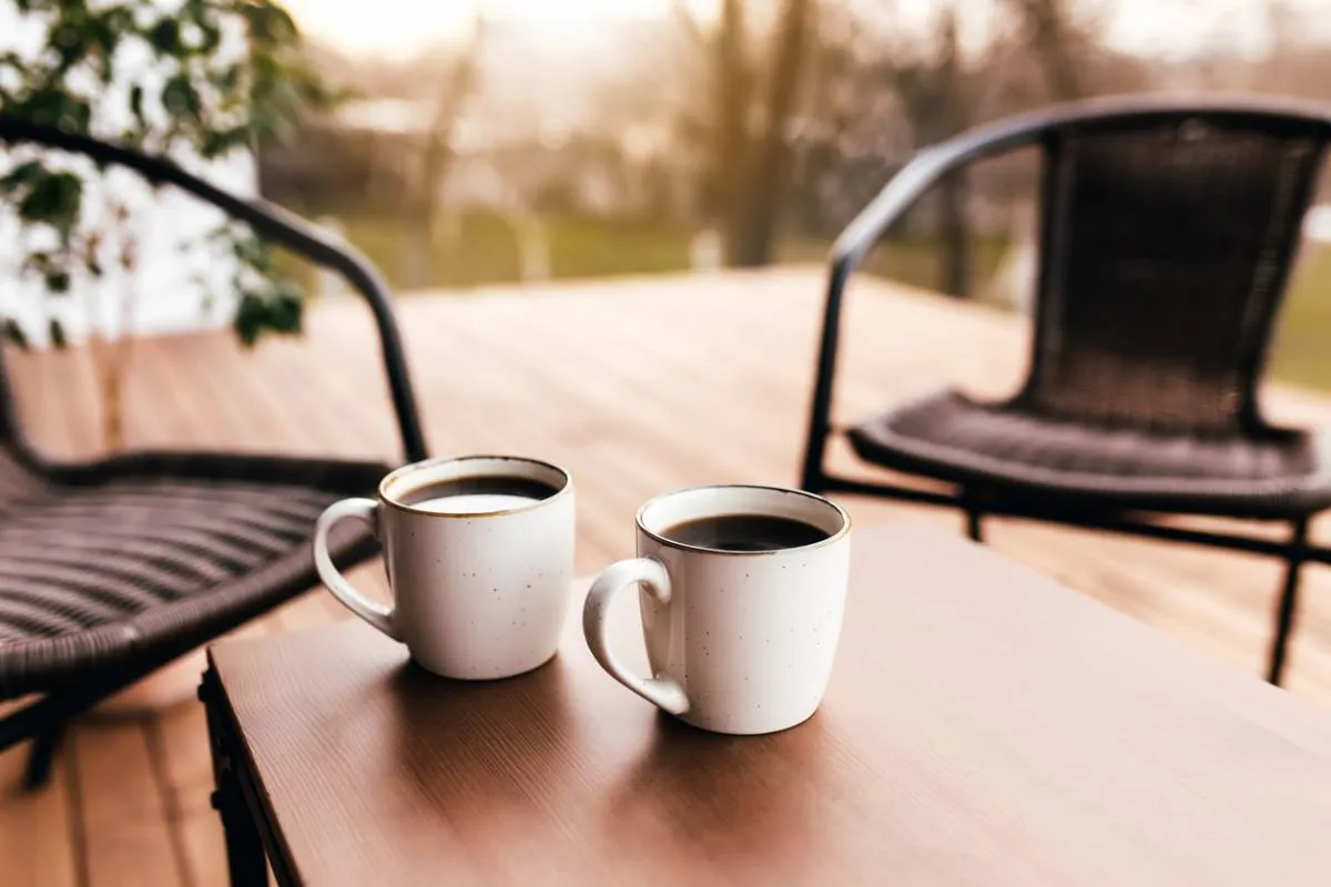 Table de jardin en teck : comment faire le bon choix ?