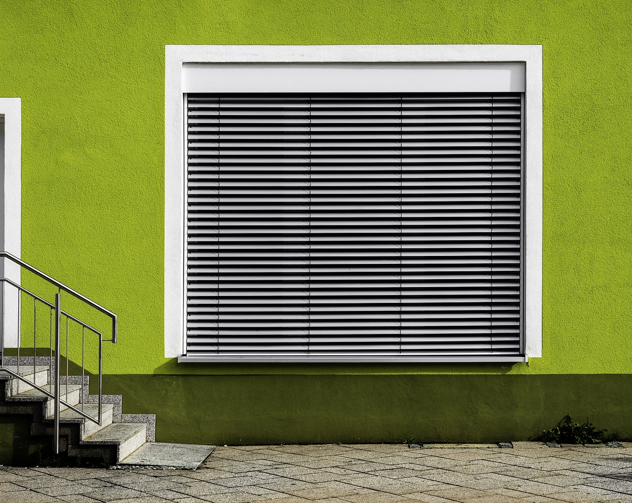 Acheter des volets roulants en ligne : la solution pour un intérieur stylé et sécurisé