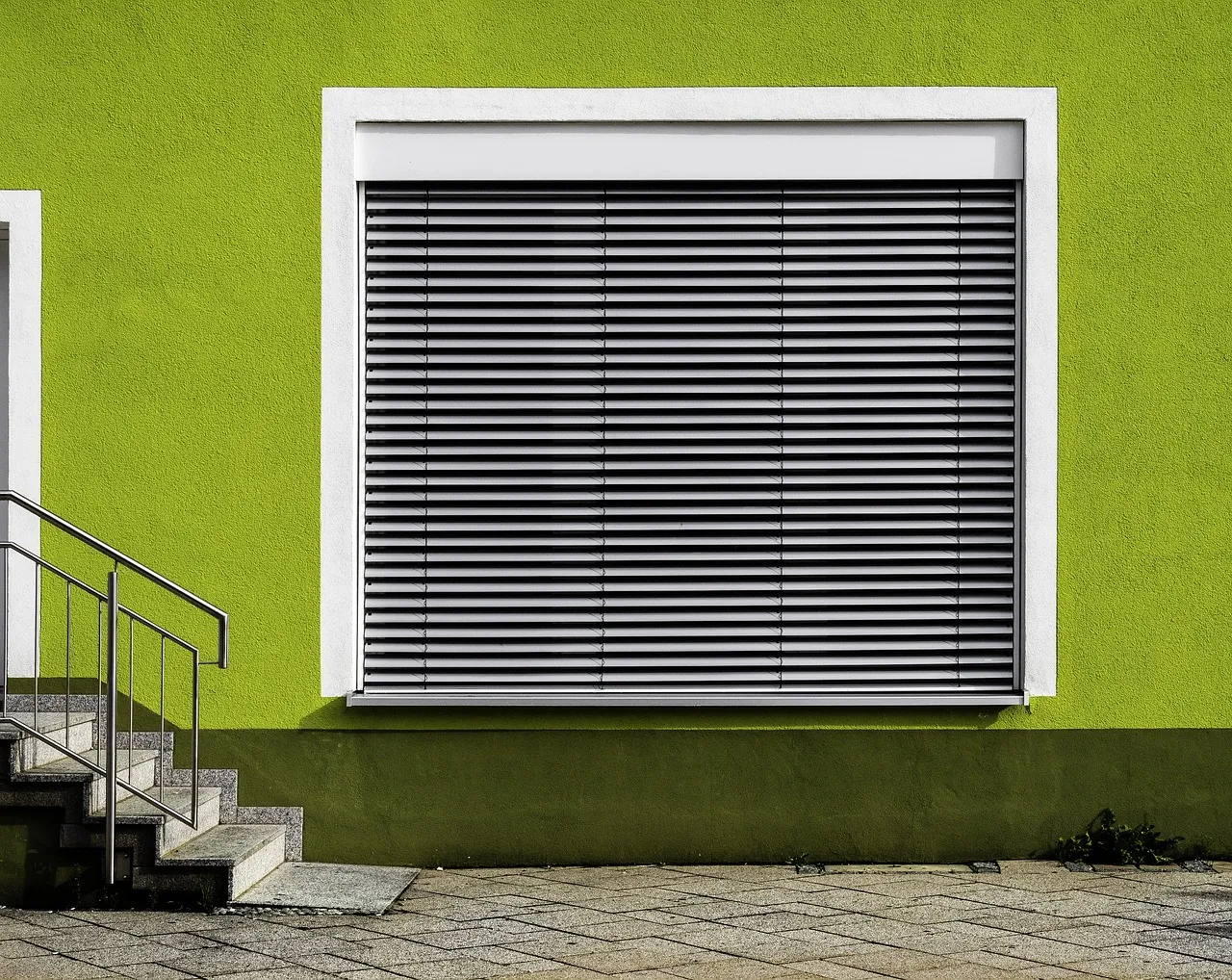 Acheter des volets roulants en ligne : la solution pour un intérieur stylé et sécurisé